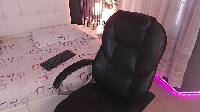 LiaVillalobos online show from 01-08-26, 12:07