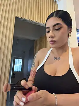 clarachanelricek online show from 04-28-26, 08:03