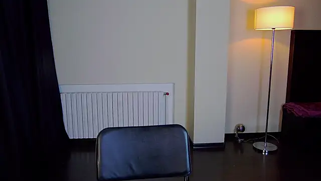 Snapshot of Friend12321 chatting on 03-06-25, 11:42 Friend12321 online show from 03-06-25, 11:42