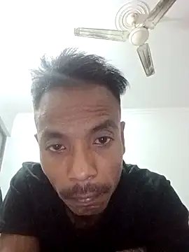 Snapshot of Lent_Medium chatting on 10-31-25, 05:14 Lent Medium online show from 10-31-25, 05:14