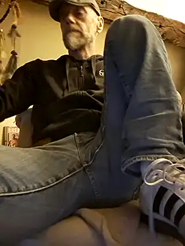 eddouxxx78 online show from 05-05-26, 02:36