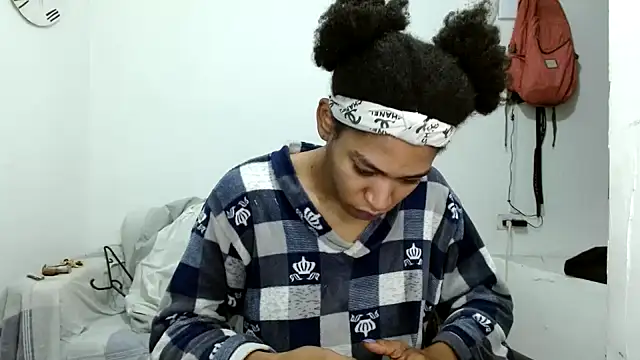 angelamarie1 online show from 11-01-25, 07:54