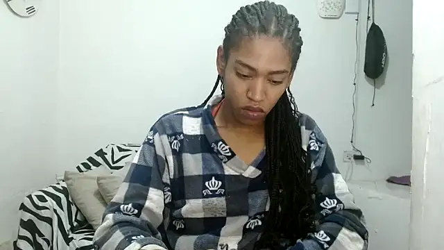 angelamarie1 online show from 04-23-26, 07:20