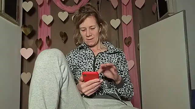 Lola Belgium online show from 02-08-26, 06:28