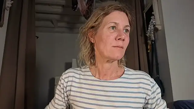Lola Belgium online show from 05-23-26, 05:17