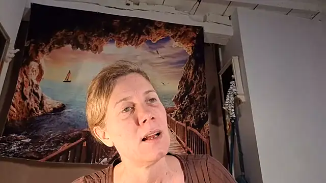 Lola Belgium online show from 05-25-26, 06:30