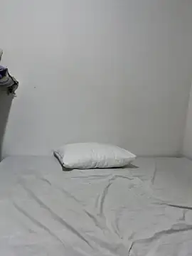 Snapshot of frenchxena98 chatting on 11-17-25, 09:20 frenchxena98 online show from 11-17-25, 09:20