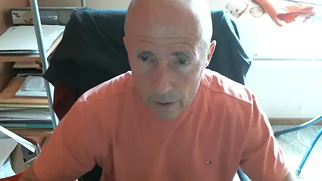 Snapshot of olibrius71 chatting on 05-18-26, 12:55 olibrius71 online show from 05-18-26, 12:55