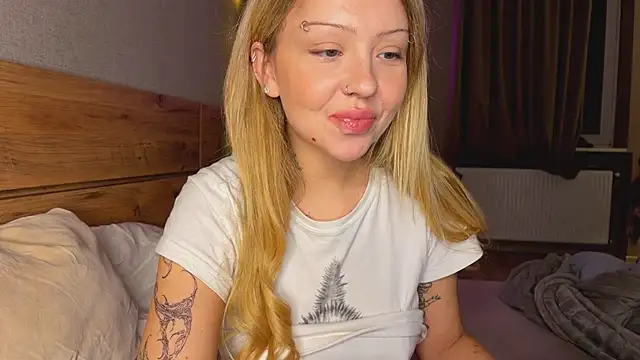 Snapshot of kiki_nikki chatting on 11-06-25, 04:52 kiki nikki online show from 11-06-25, 04:52