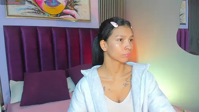 LauraAristizabal online show from 11-04-25, 11:53