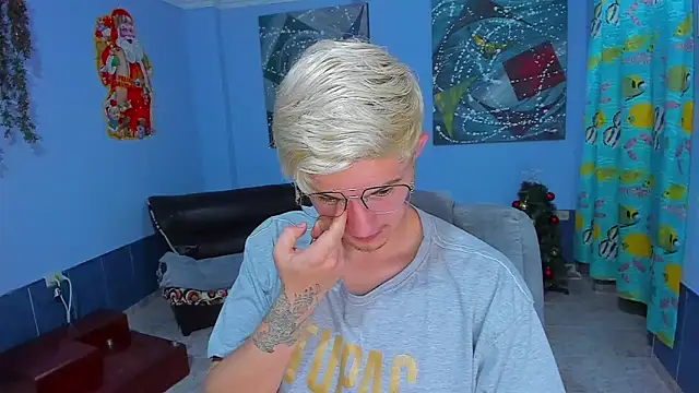 Snapshot of patrik_027 chatting on 12-19-25, 08:54 patrik 027 online show from 12-19-25, 08:54