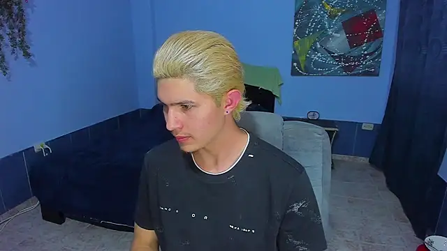 Snapshot of patrik_027 chatting on 03-25-26, 05:13 patrik 027 online show from 03-25-26, 05:13