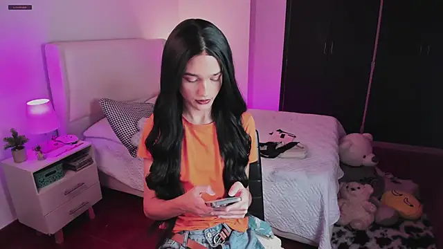 Snapshot of Ainhoads chatting on 09-10-25, 02:44 Ainhoads online show from 09-10-25, 02:44