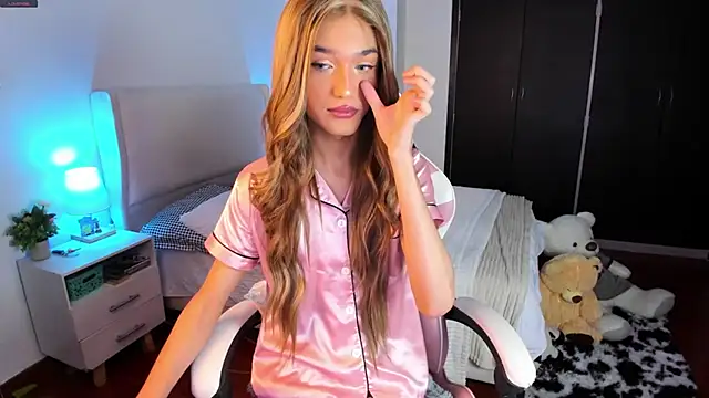 Snapshot of Ainhoads chatting on 02-10-26, 08:40 Ainhoads online show from 02-10-26, 08:40