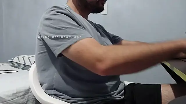 Snapshot of SuyNey chatting on 01-06-26, 11:18 SuyNey online show from 01-06-26, 11:18