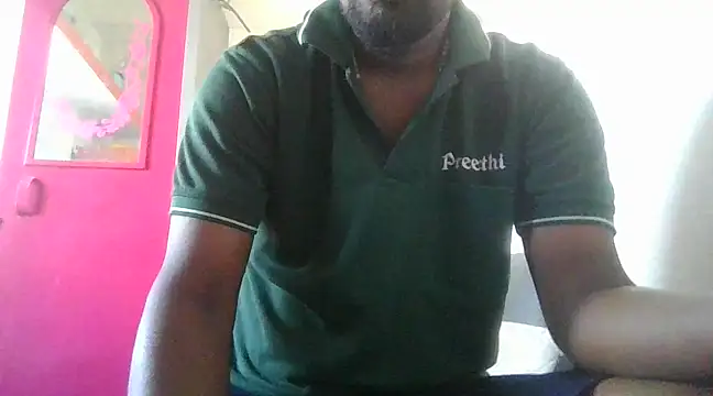 Snapshot of Mallupaiyanaachu chatting on 03-18-25, 02:47 Mallupaiyanaachu online show from 03-18-25, 02:47