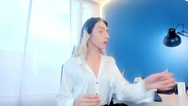 Victoria Badgal  online show from 11-17-25, 08:25