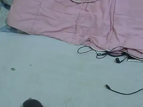 Snapshot of bellarincandy chatting on 10-01-25, 01:17 bellarincandy online show from 10-01-25, 01:17