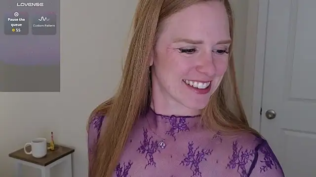 Snapshot of CharlotteDoe chatting on 10-05-25, 01:42 CharlotteDoe online show from 10-05-25, 01:42