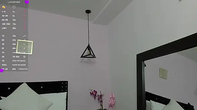 Snapshot of CeliWoods chatting on 02-15-25, 11:06 CeliWoods online show from 02-15-25, 11:06