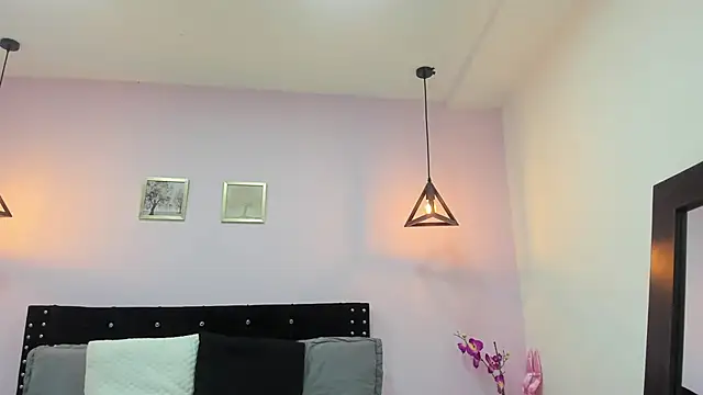 Snapshot of CeliWoods chatting on 03-22-25, 10:28 CeliWoods online show from 03-22-25, 10:28
