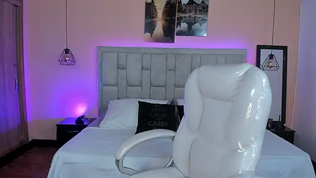 Snapshot of Stefhanyblow chatting on 12-03-24, 10:29 Stefhanyblow online show from 12-03-24, 10:29