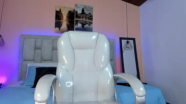 Snapshot of Stefhanyblow chatting on 12-07-24, 01:14 Stefhanyblow online show from 12-07-24, 01:14