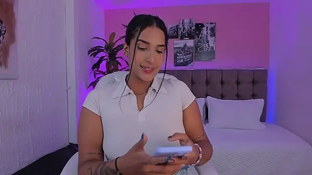 Snapshot of Stefhanyblow chatting on 01-25-25, 04:13 Stefhanyblow online show from 01-25-25, 04:13