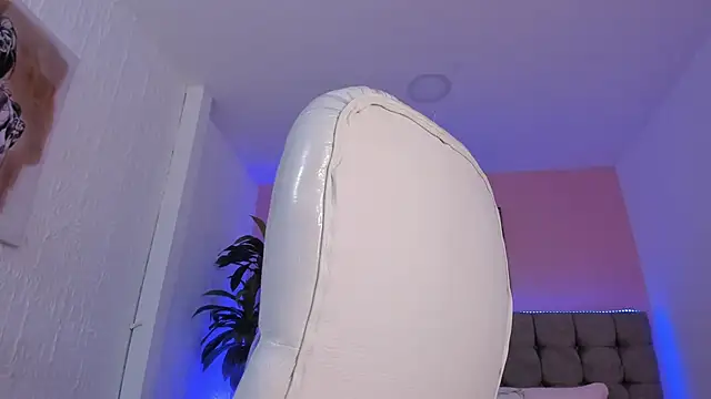 Snapshot of Stefhanyblow chatting on 02-08-25, 06:01 Stefhanyblow online show from 02-08-25, 06:01