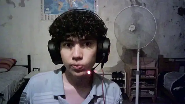 Snapshot of Emv2 chatting on 12-12-24, 05:10 Emv2 online show from 12-12-24, 05:10