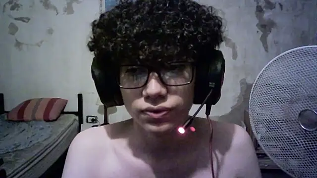 Snapshot of Emv2 chatting on 02-26-25, 05:31 Emv2 online show from 02-26-25, 05:31