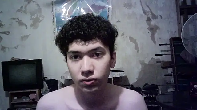 Snapshot of Emv2 chatting on 10-10-25, 05:39 Emv2 online show from 10-10-25, 05:39