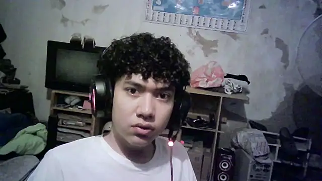 Snapshot of Emv2 chatting on 01-11-26, 10:15 Emv2 online show from 01-11-26, 10:15