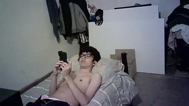 Snapshot of Emv2 chatting on 03-09-26, 02:48 Emv2 online show from 03-09-26, 02:48