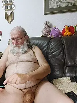 Snapshot of SexySantaC chatting on 05-15-26, 01:56 SexySantaC online show from 05-15-26, 01:56