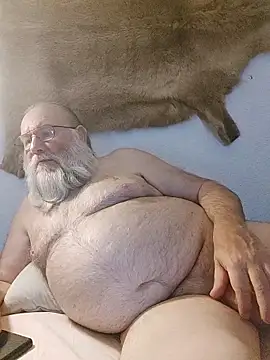 Snapshot of SexySantaC chatting on 05-17-26, 09:44 SexySantaC online show from 05-17-26, 09:44