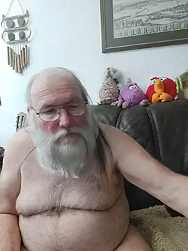 Snapshot of SexySantaC chatting on 05-19-26, 06:47 SexySantaC online show from 05-19-26, 06:47