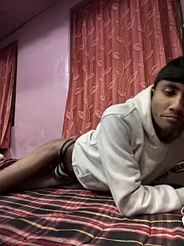 Snapshot of Sexyslimguyy chatting on 01-02-25, 02:13 Sexyslimguyy online show from 01-02-25, 02:13