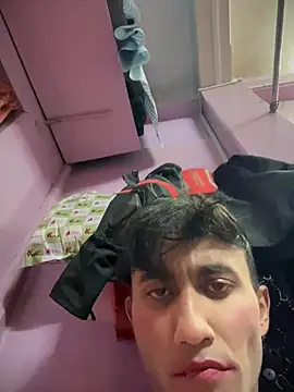 Snapshot of Sexyslimguyy chatting on 01-19-25, 02:17 Sexyslimguyy online show from 01-19-25, 02:17