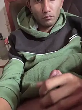 Snapshot of Sexyslimguyy chatting on 01-24-25, 02:18 Sexyslimguyy online show from 01-24-25, 02:18