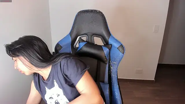 Miss Nicole online show from 10-23-25, 01:27