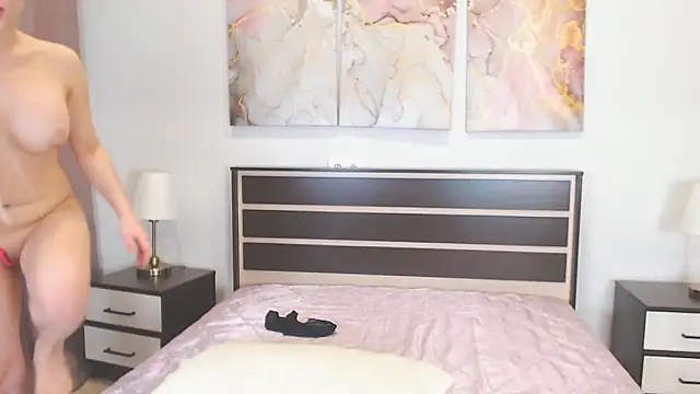 Yulianna Smith online show from 12-15-24, 11:09