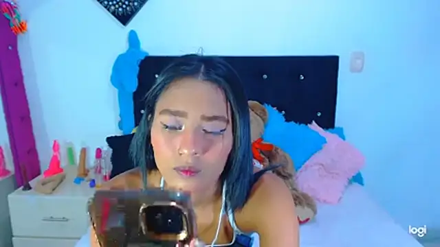 Snapshot of Jenng18 chatting on 07-26-26, 07:54 Jenng18 online show from 07-26-26, 07:54