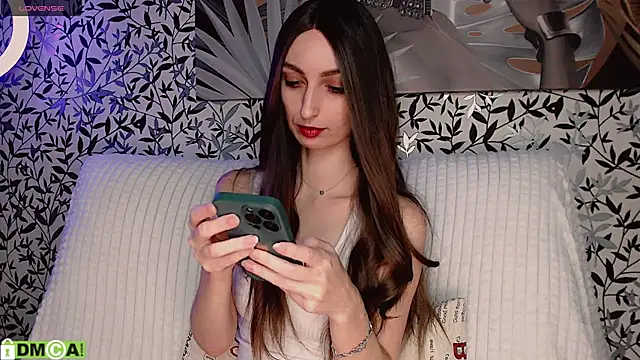 Snapshot of _Amelle_ chatting on 11-24-25, 03:34 Amelle online show from 11-24-25, 03:34