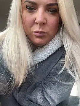 Bustyblondebabe32 online show from 03-04-26, 09:48