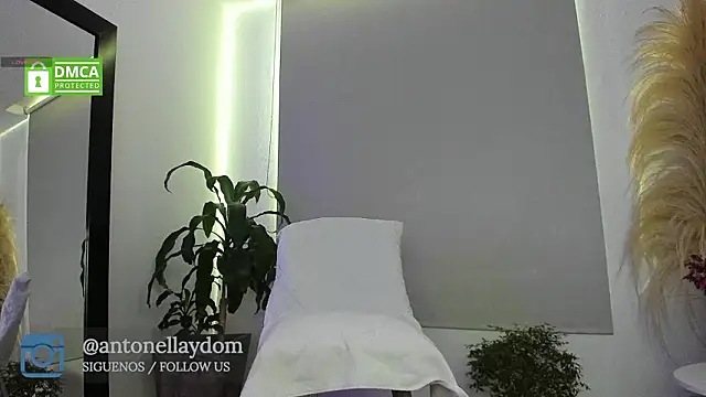 Snapshot of antonella_dom1 chatting on 03-24-26, 06:57 antonella dom1 online show from 03-24-26, 06:57