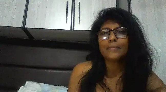 Snapshot of MsAttitude chatting on 03-17-25, 05:27 MsAttitude online show from 03-17-25, 05:27