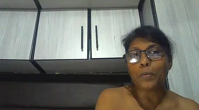Snapshot of MsAttitude chatting on 03-19-25, 05:06 MsAttitude online show from 03-19-25, 05:06