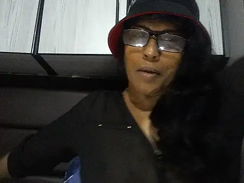 Snapshot of MsAttitude chatting on 09-23-25, 08:28 MsAttitude online show from 09-23-25, 08:28