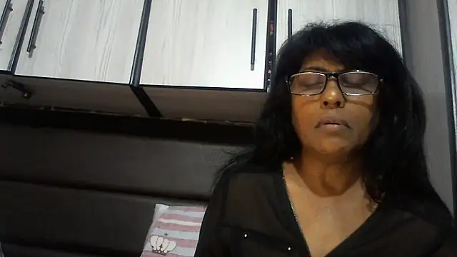 Snapshot of MsAttitude chatting on 10-09-25, 06:44 MsAttitude online show from 10-09-25, 06:44